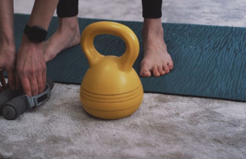 Bučice i kettlebell jačaju mišiće, poboljšavaju metabolizam, držanje i smanjuju povrede.
